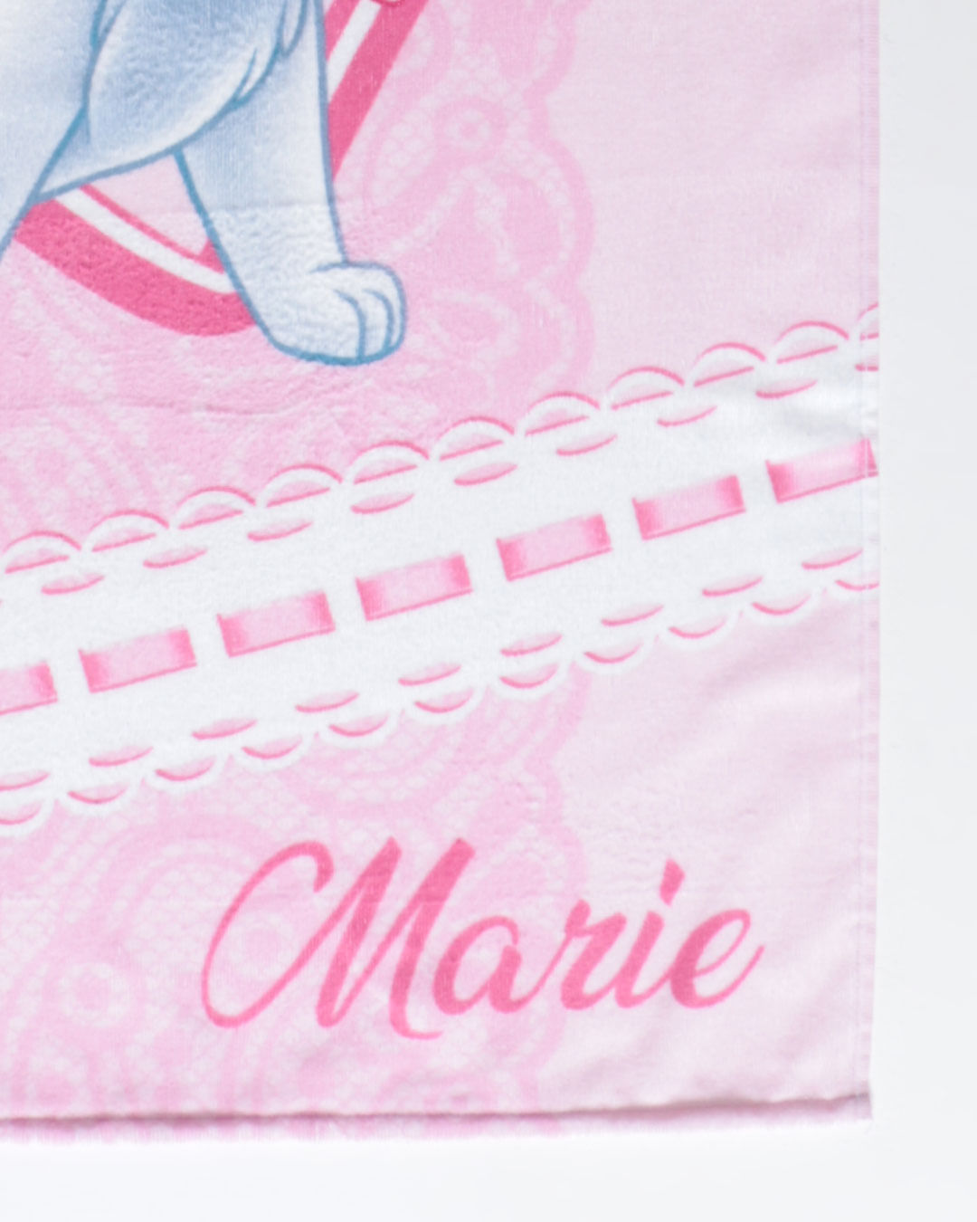 Toalha-Banho-Infantil-Veludo-70x130-Marie-Disney-Rosa-Claro