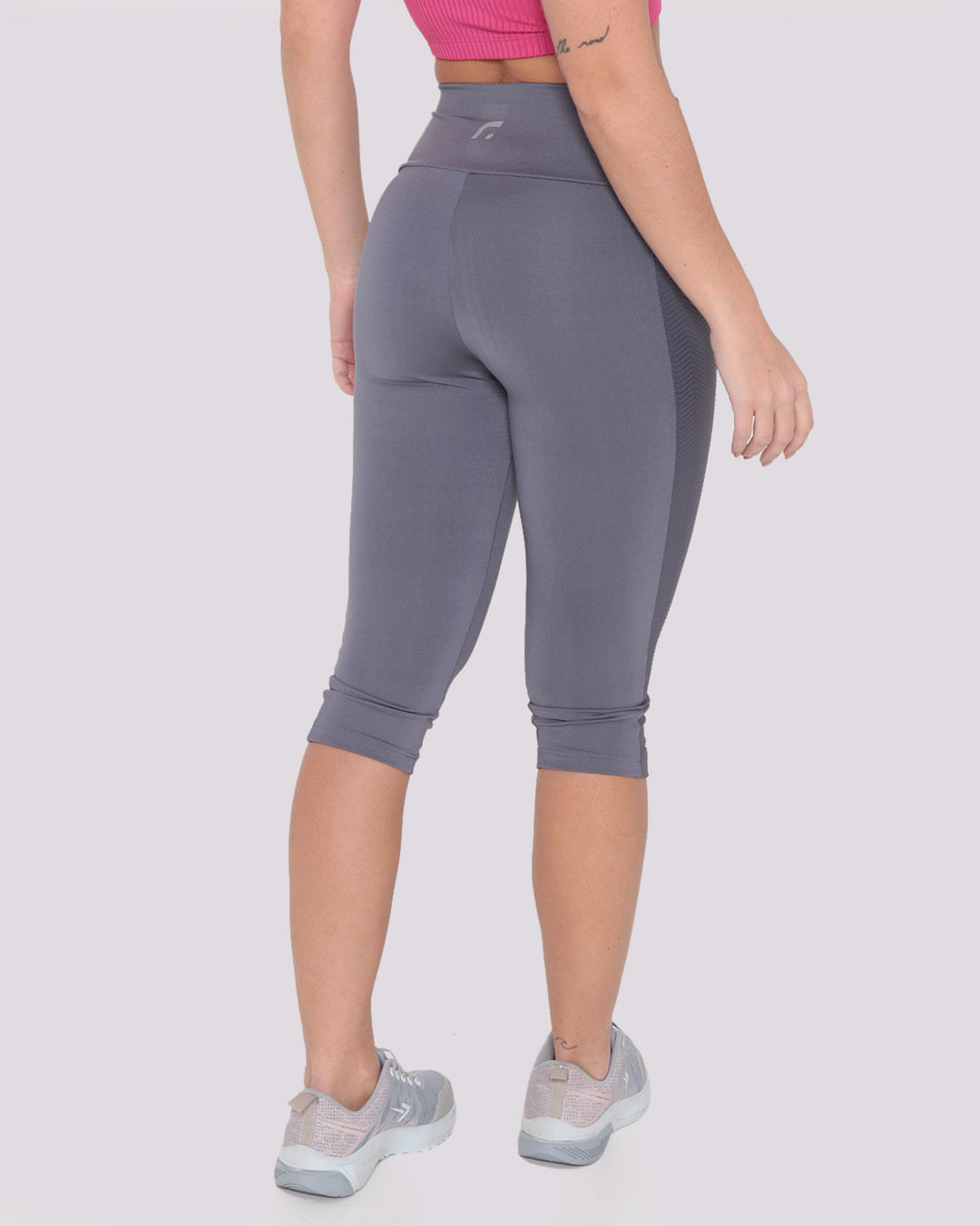 Calca-Legging-Corsario-Fitness-Texturizada-Fitter-Cinza