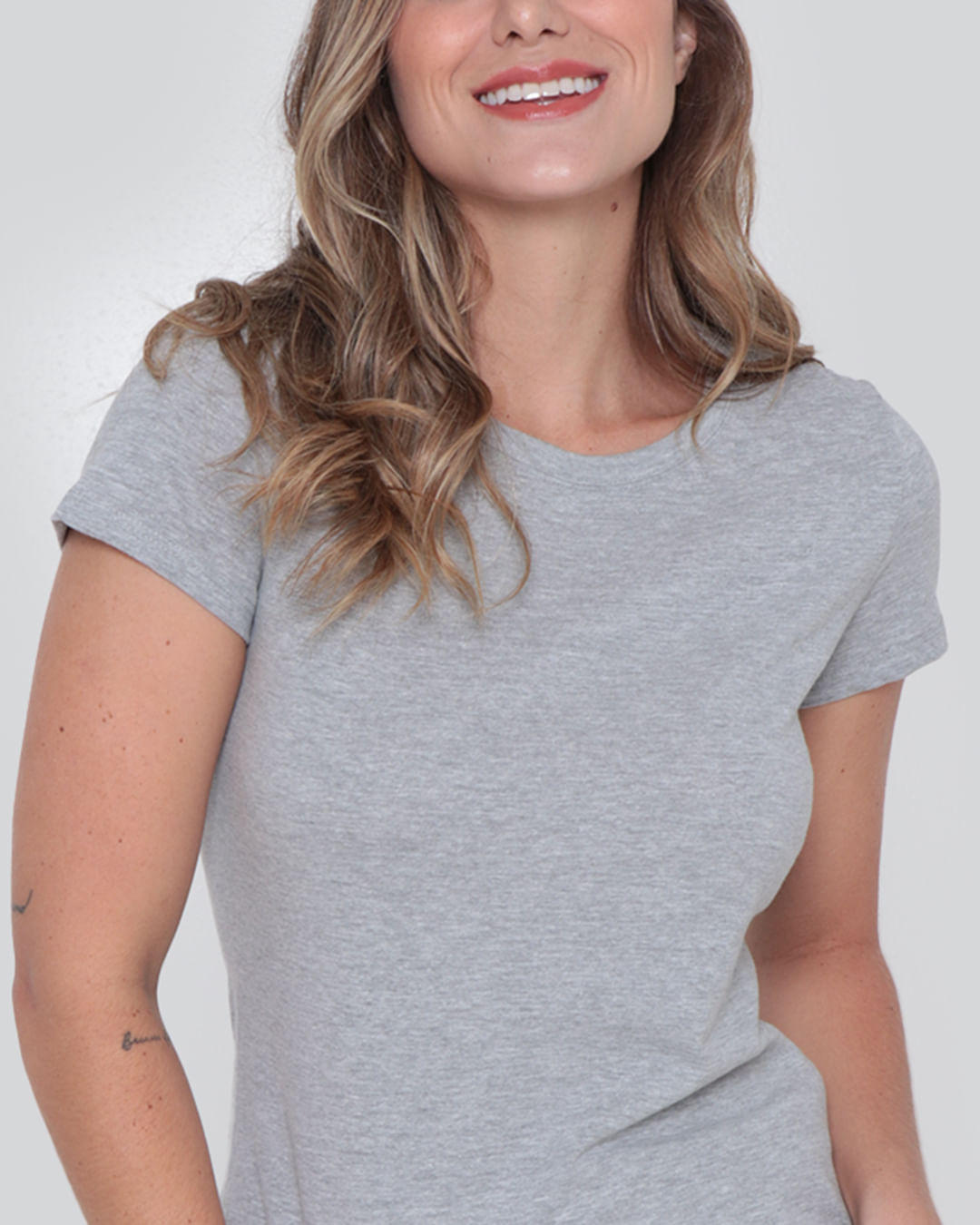 Blusa-Feminina-Basica-Cinza