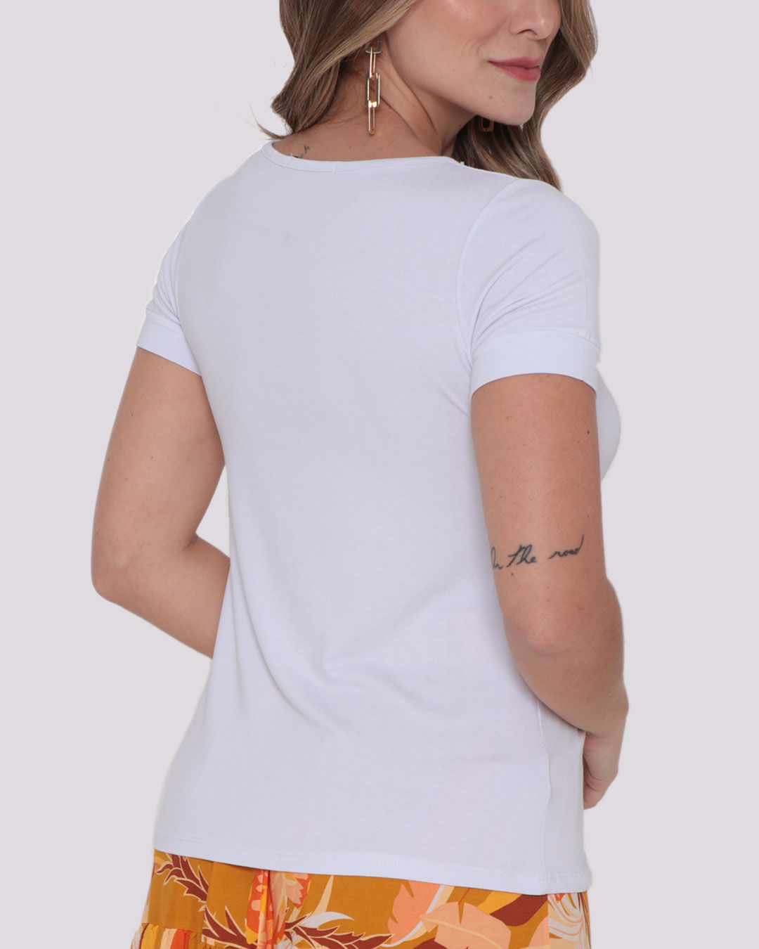 Blusa-Feminina-Decote-Gota-Branca