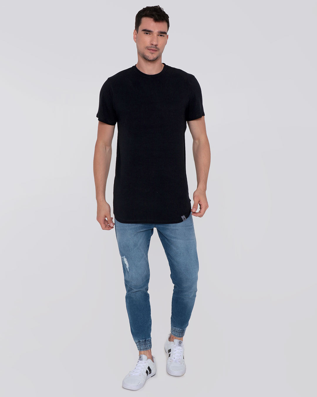 Camiseta-Masculina-Long-Line-Canelada-Preta