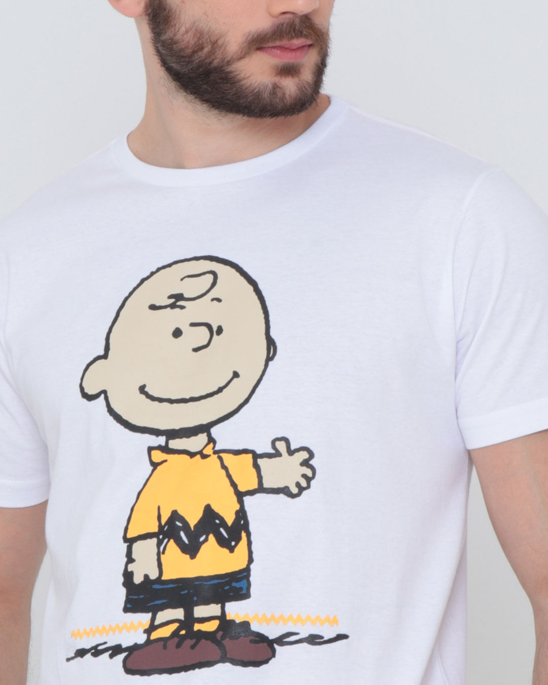 Camiseta-Charlie-Brown-Snoopy-Gangster-Branca