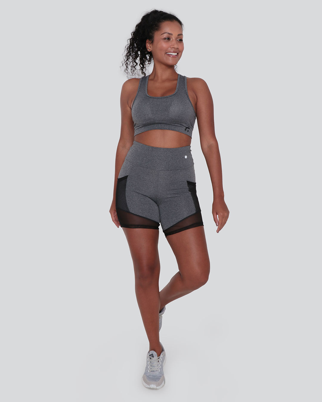 Bermuda-Feminina-Fitness-Recortes-Tule-Cinza