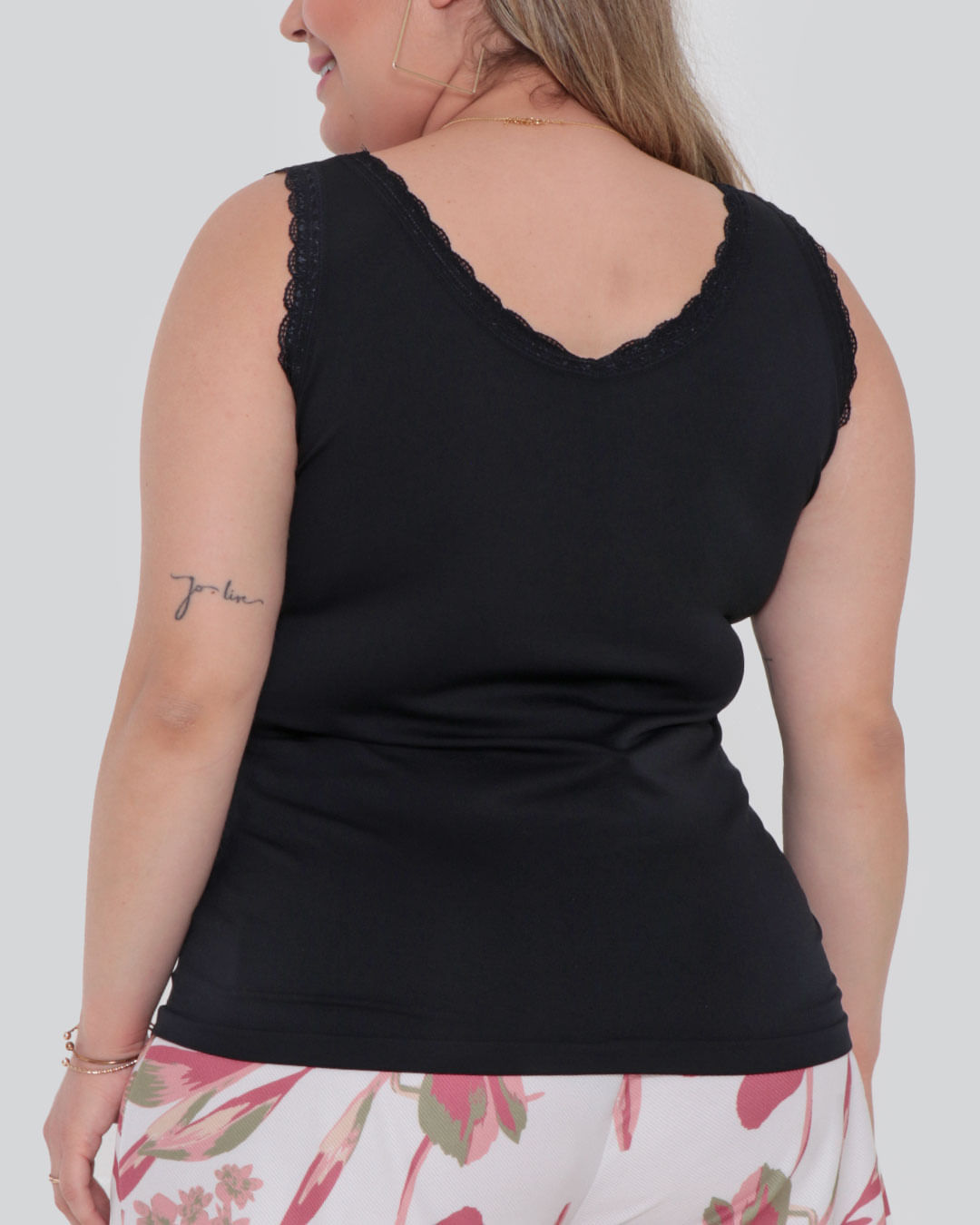 Regata-Feminina-Plus-Size-Sem-Costura-Renda-Preta