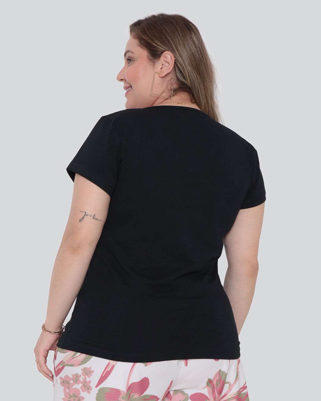 Blusa-Plus-Size-Feminina-Basica-Preta