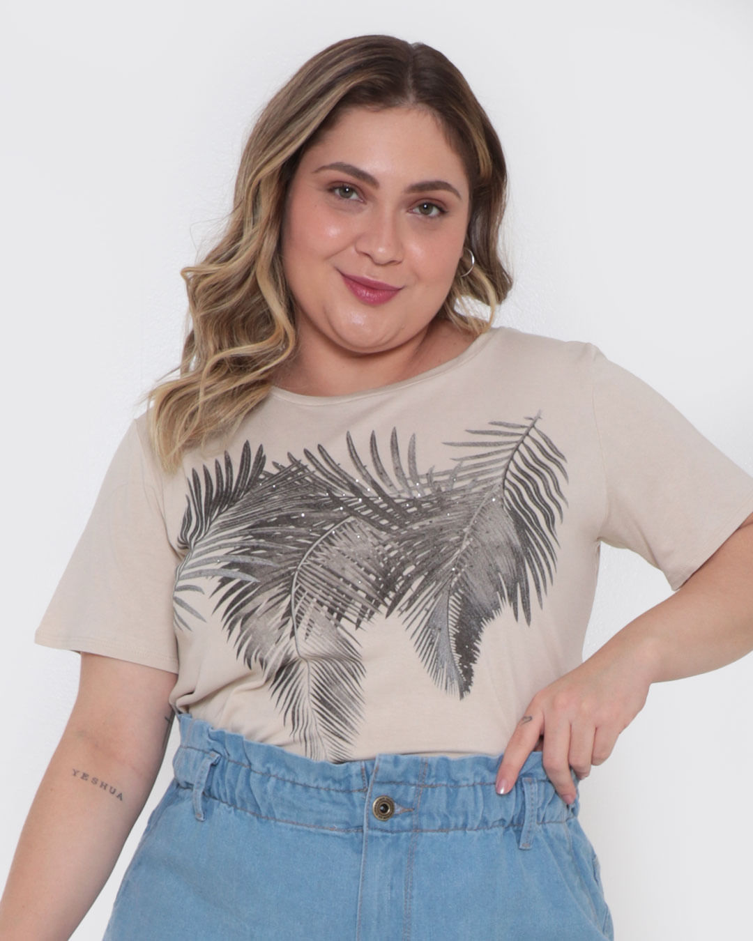 Blusa-Feminina-Plus-Size-Mullet-Strass-Folhagem-Bege