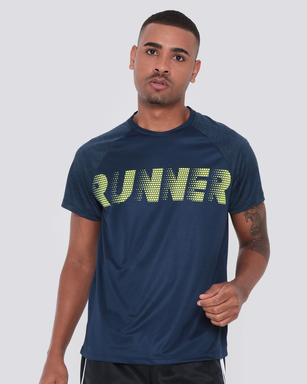 Camiseta-Masculina-Fitness-Estampa-Runner-Azul-Marinho