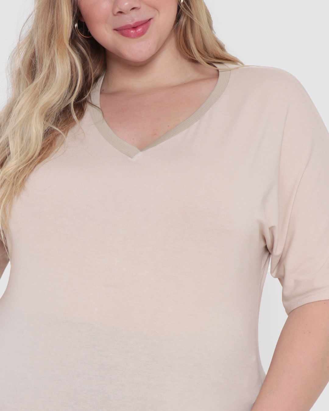 Blusa-Plus-Size-Viscose-Decote-V-Bege