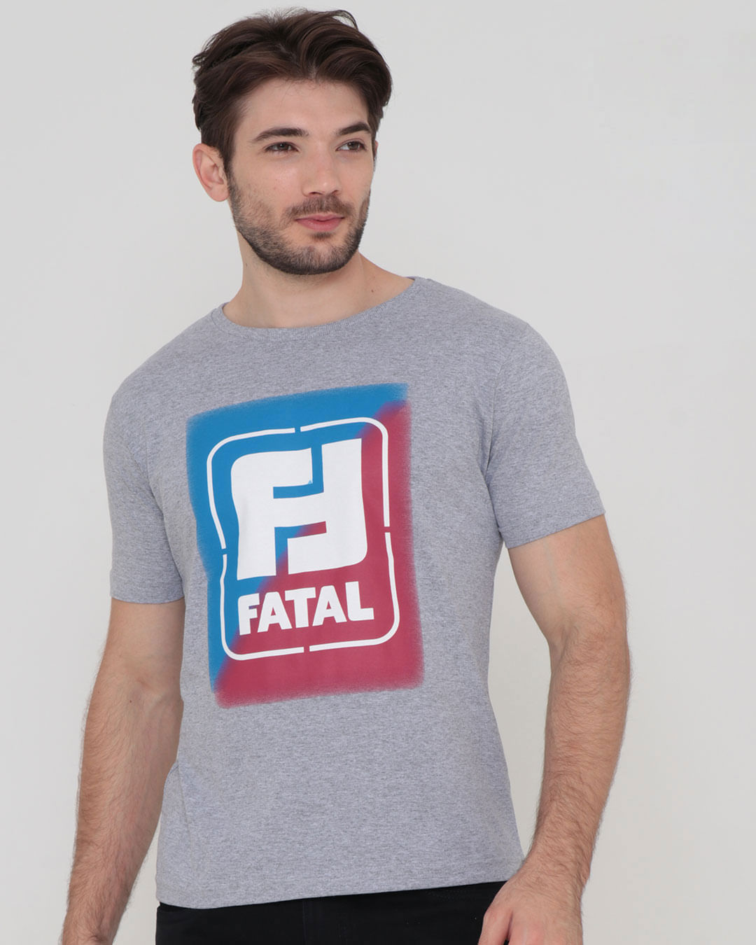 Camiseta-Manga-Curta-Fatal-Estampada-Cinza-Claro