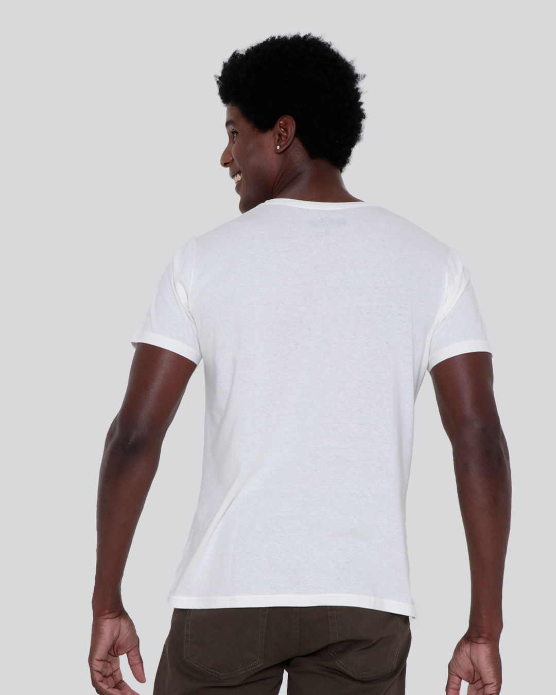 Camiseta-Gola-V-Estampa-Cafe-Racer-Off-White