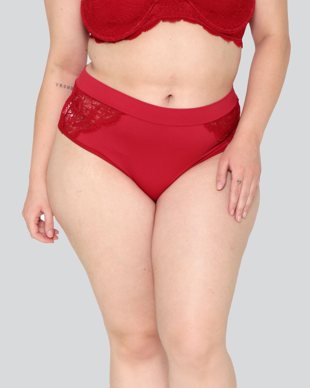 Calcinha-Plus-Size-Fio-Recorte-Renda-Vermelha