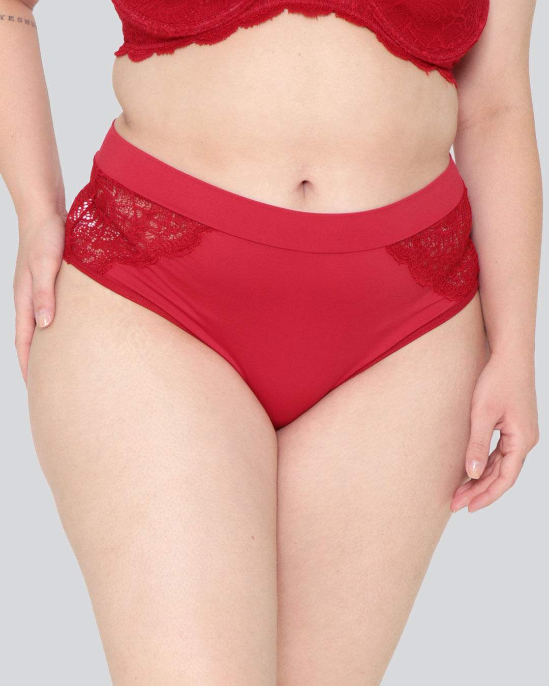 Calcinha-Plus-Size-Fio-Recorte-Renda-Vermelha