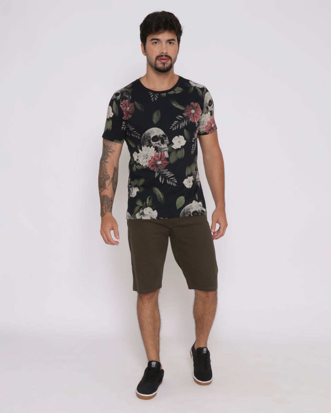 Camiseta-Masculina-Caveira-Floral-Preta