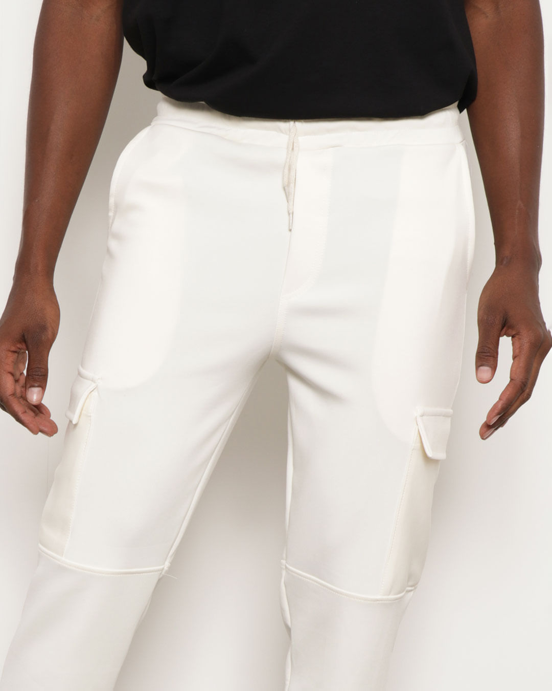 Calca-Masculina-Helanca-Jogger-Com-Bolso-Cargo-Off-White