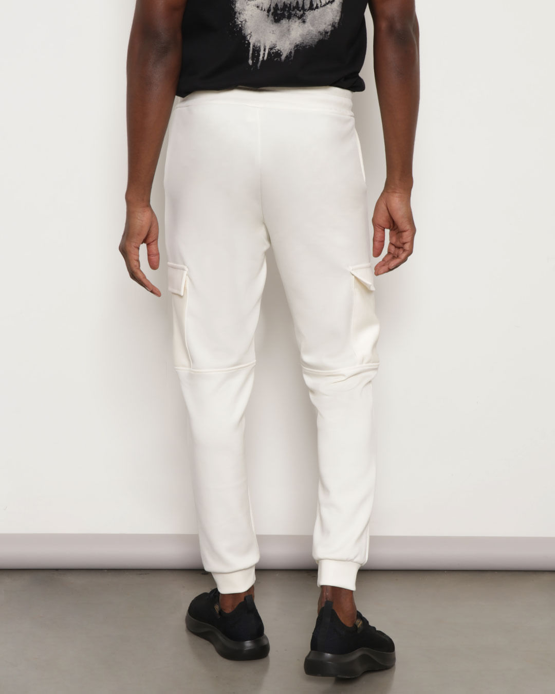 Calca-Masculina-Helanca-Jogger-Com-Bolso-Cargo-Off-White