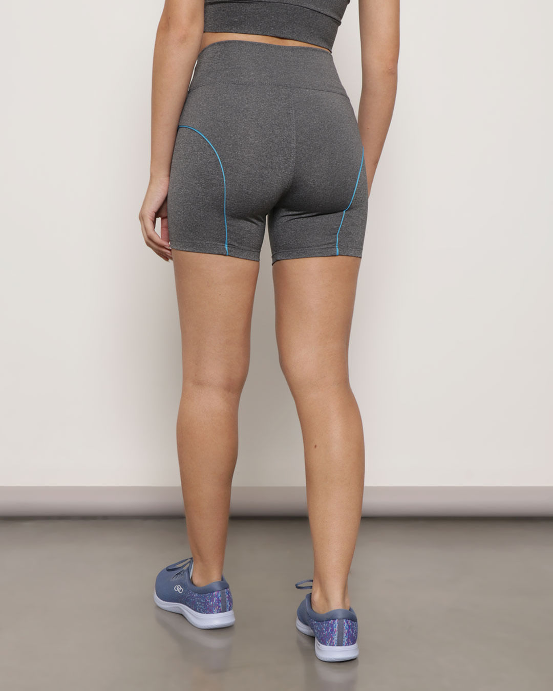 ​Short-Feminino-Fitness-Ciclista-Cinza