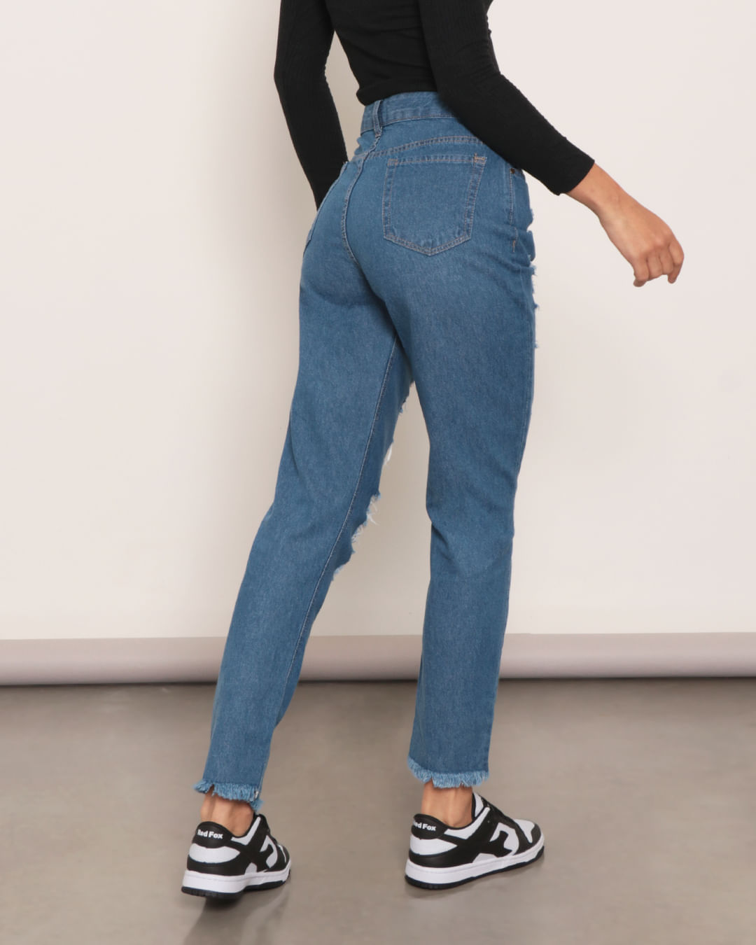 Calca-Jeans-Feminina-Destroyed-Reta-Barra-Desfiada-Azul