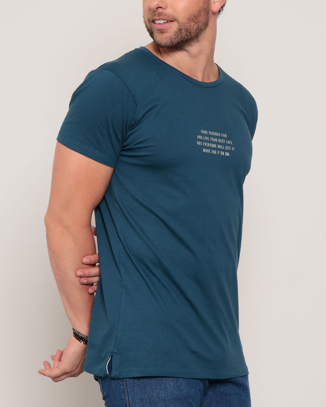 Camiseta-Masculina-Estampa-Escrita-Metalizada-Manga-Curta-Azul-