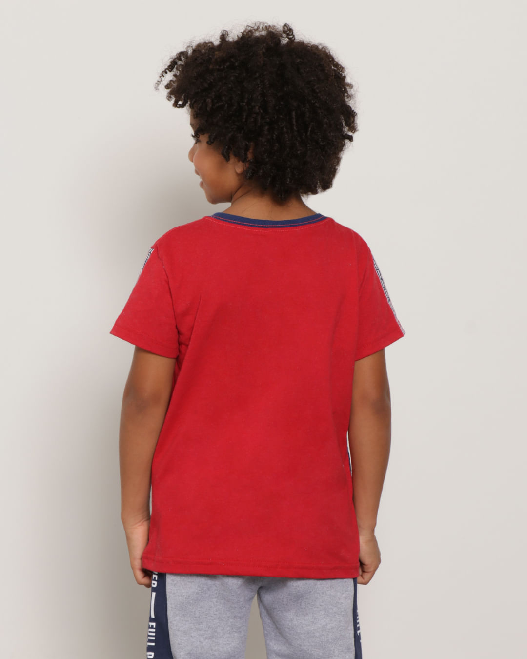 Camiseta-Infantil-Com-Recortes-Vermelho