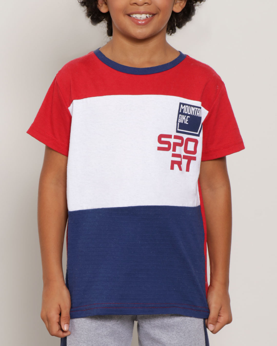 Camiseta-Infantil-Com-Recortes-Vermelho