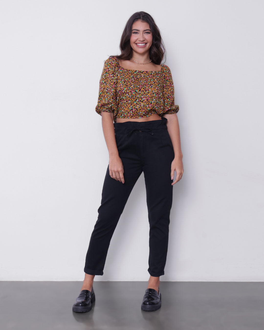 Blusa-Cropped-Feminina-Ciganinha-Floral-Preta