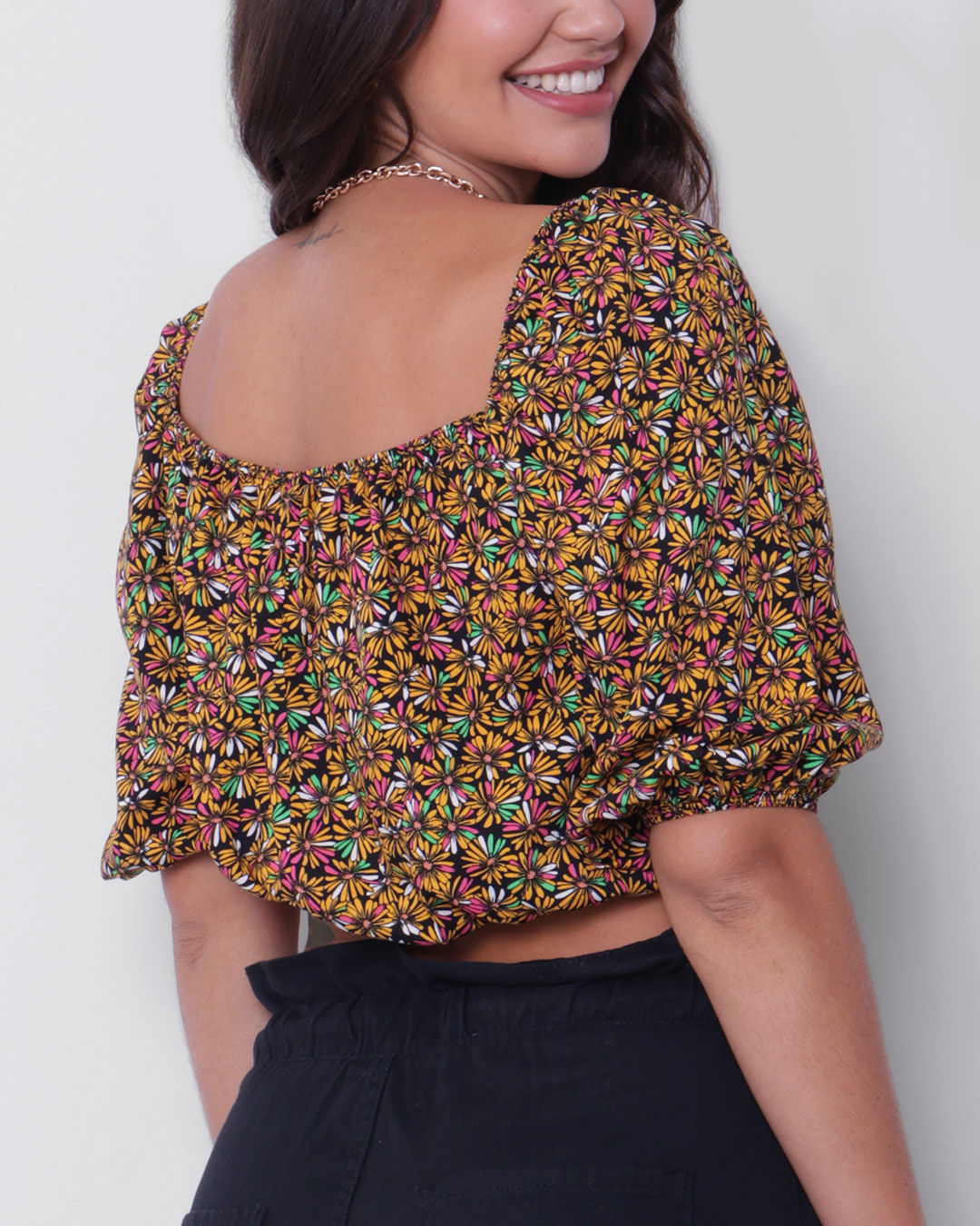 Blusa-Cropped-Feminina-Ciganinha-Floral-Preta