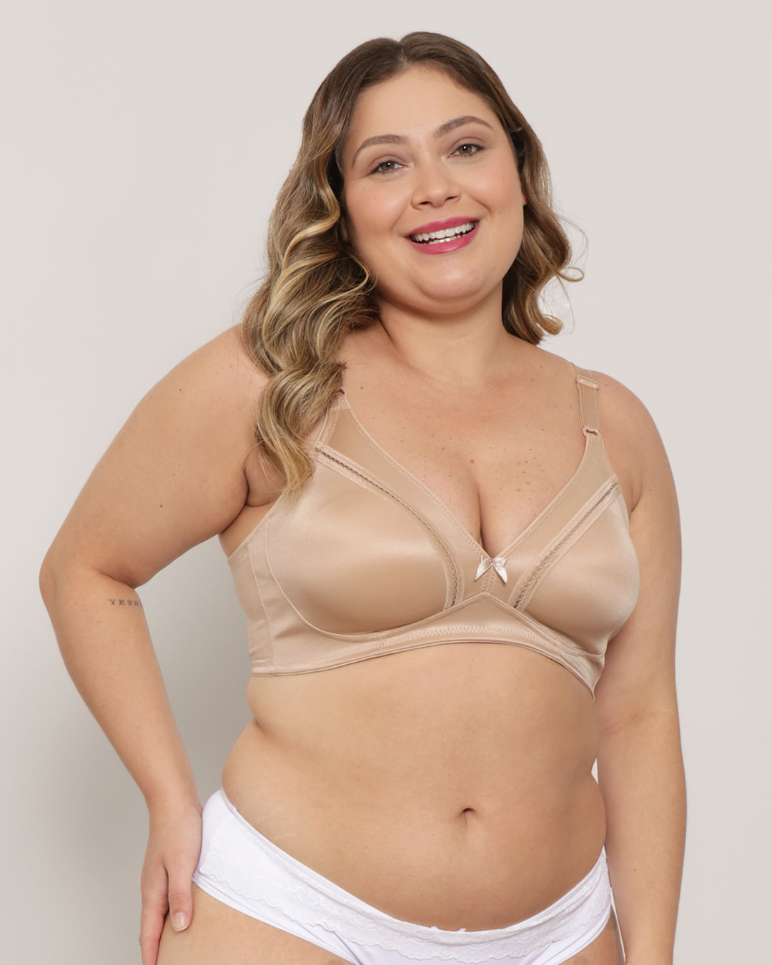 Sutia-Plus-Size-Base-Sem-Bojo-Sustentacao-Delrio-Bege-Medio