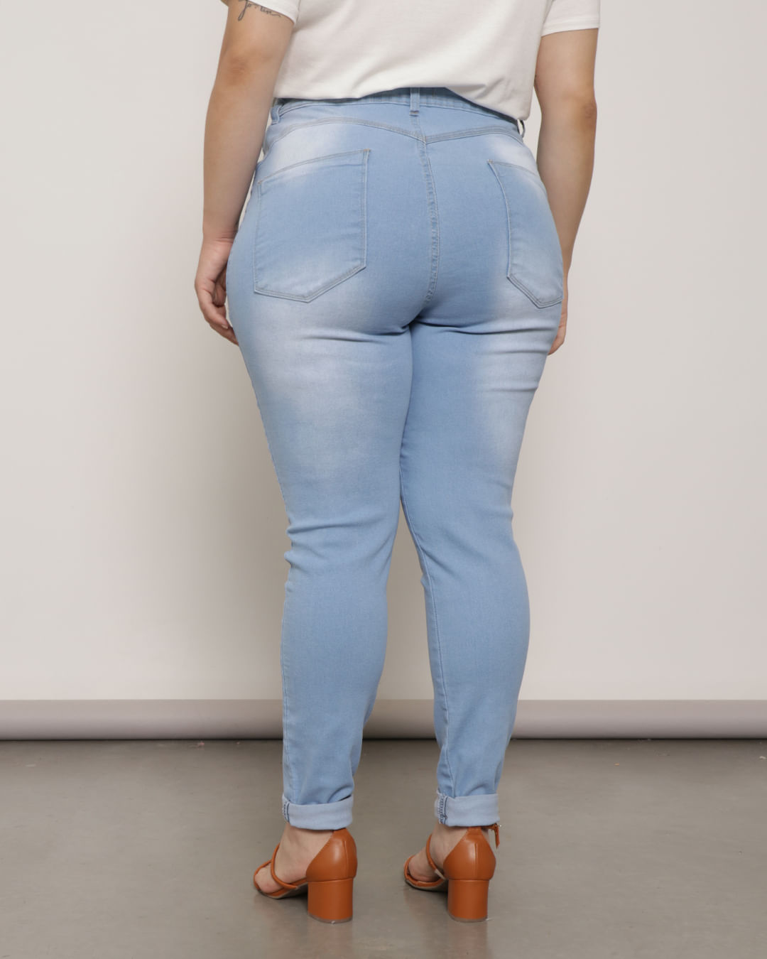 Calca-Jeans-Feminina-Plus-Size-Cicarrete-Azul-Claro