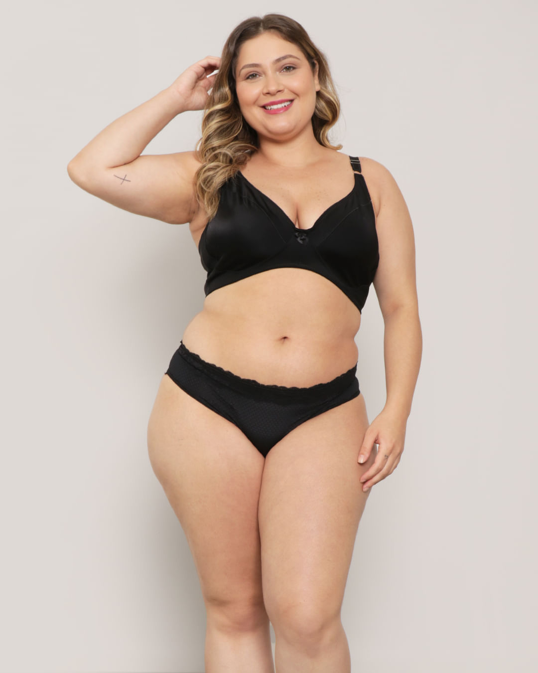 Sutia-Plus-Size-Modelador-Sem-Bojo-Preto