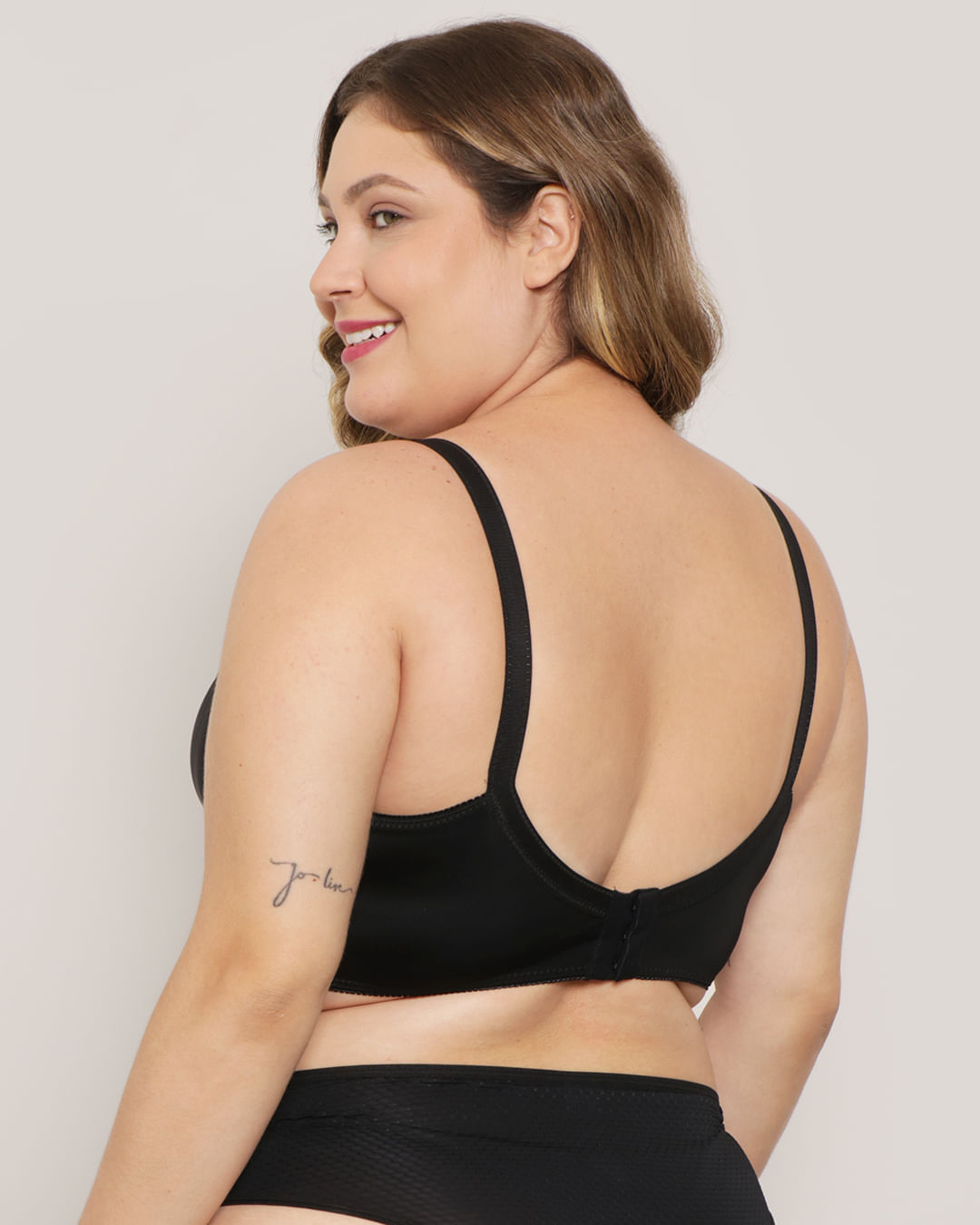 Sutia-Plus-Size-Modelador-Sem-Bojo-Preto