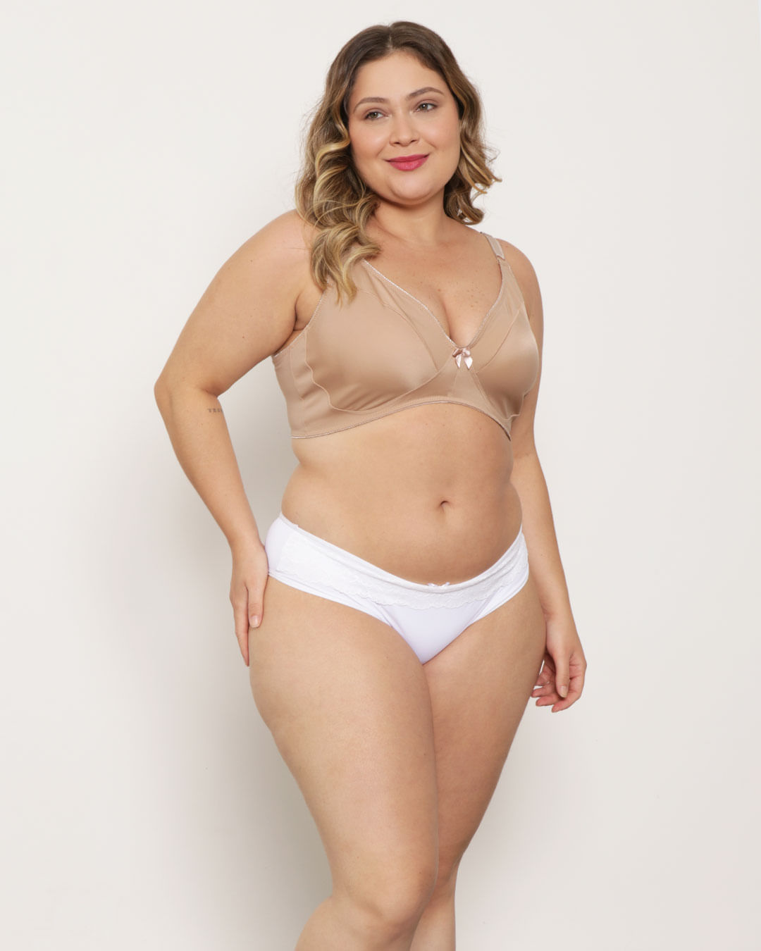 Sutia-Plus-Size-Modelador-Sem-Bojo-Bege