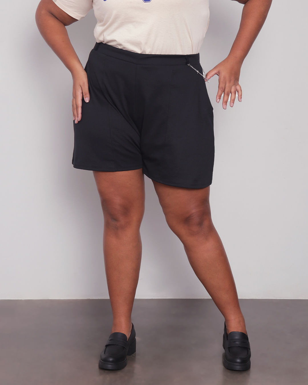 Short-Plus-Size-Moletinho-Corrente-Borboleta-Preta