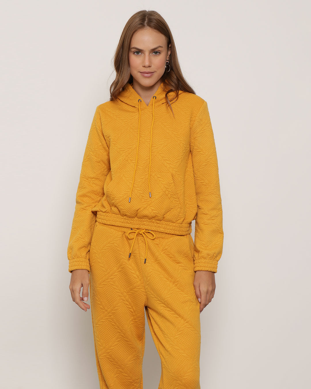 Blusa-Feminina-Matelasse-Com-Capuz-Aishty-Mostarda-