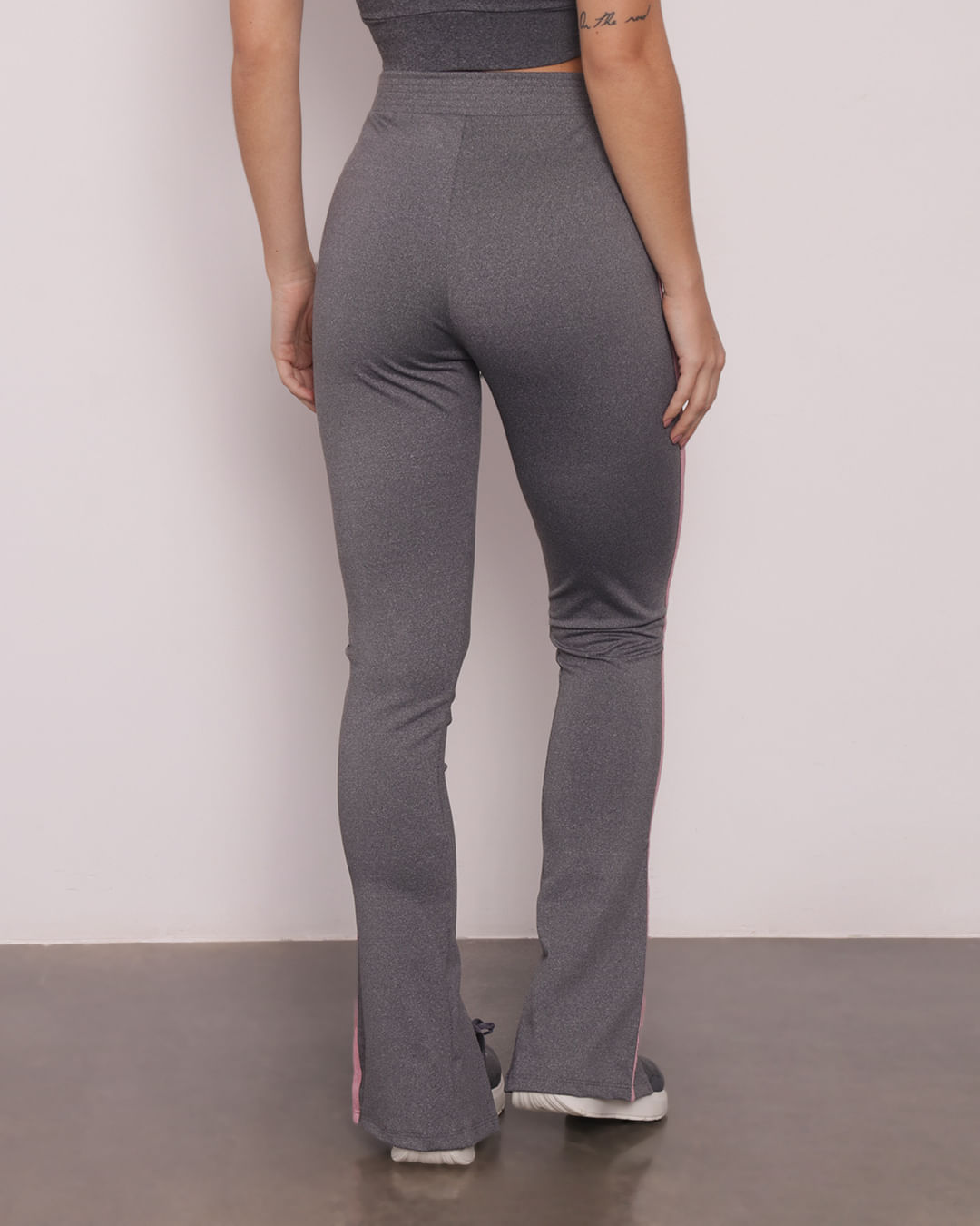 Calca-Legging-Feminina-Com-Fenda-Fitness-Fitter-Cinza