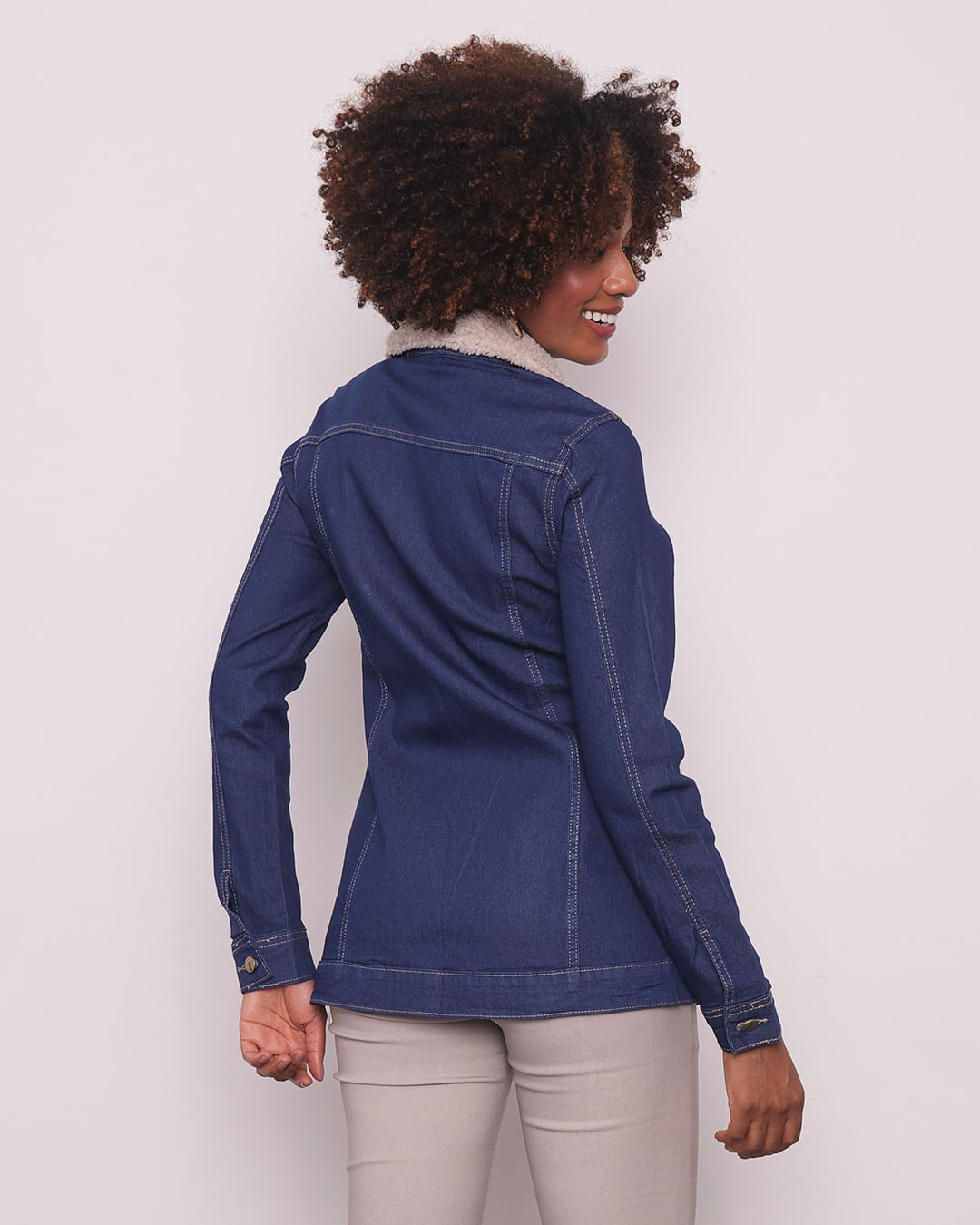 Jaqueta-Jeans-Feminina-Capuz-Sherpa-Removivel-Azul