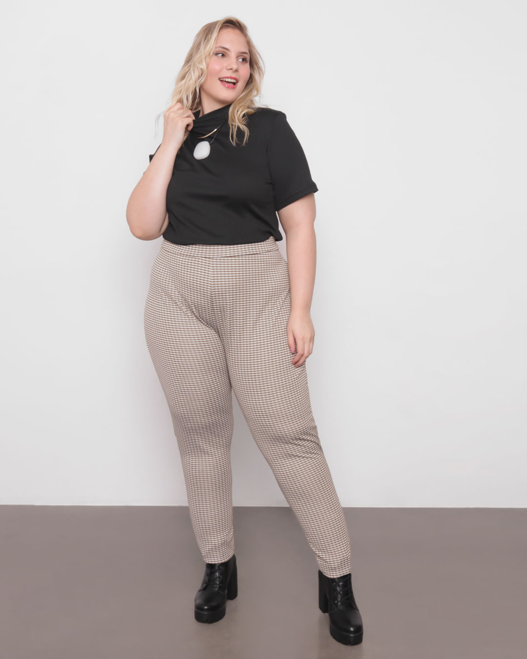 Calca-Plus-Size-Feminina-Legging-Malha-Trabalhada-Xadrez-Verde