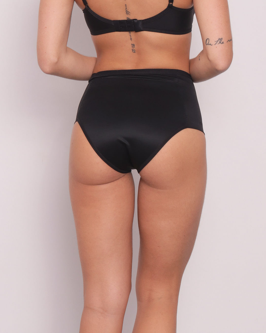 63611000024136preto03