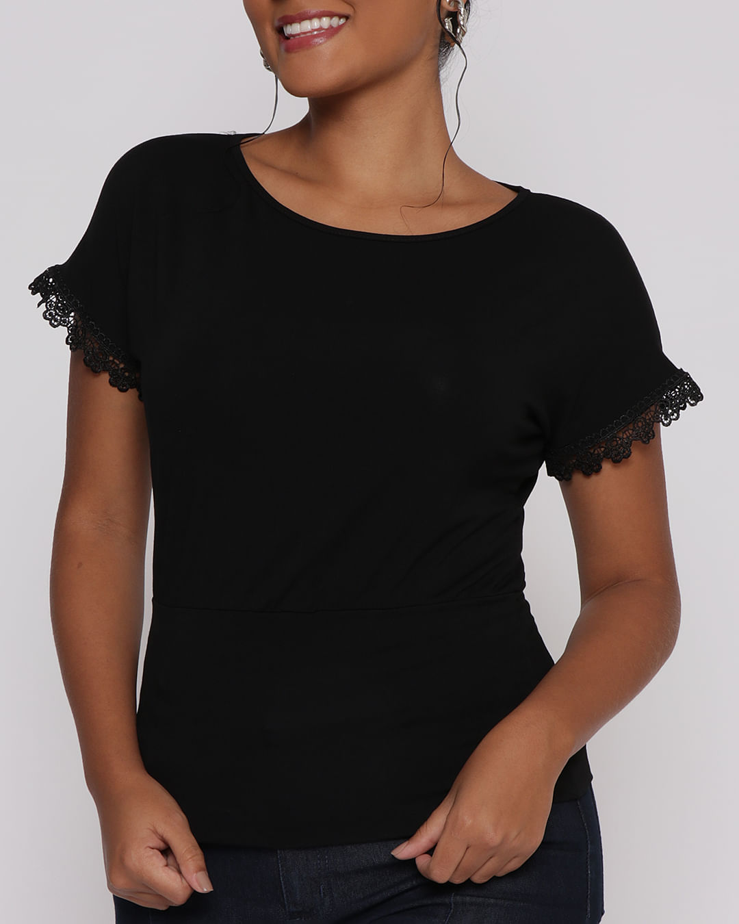 Blusa-Feminina-Manga-Curta-Com-Renda-Guipir-Preta