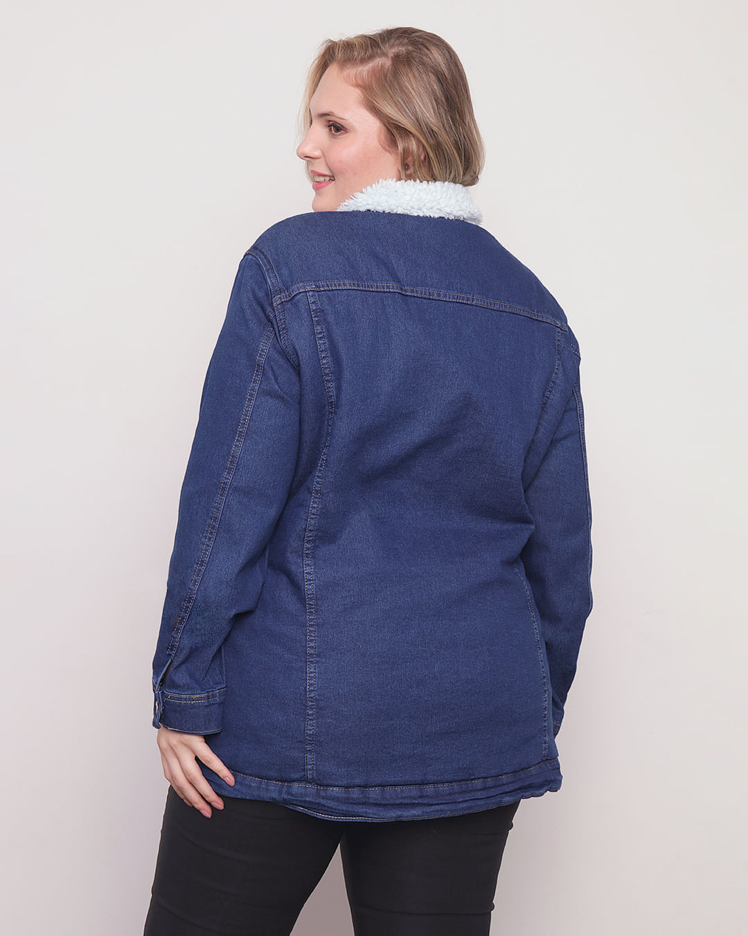 Jaqueta-Feminina-Jeans-Plus-Size-Forro-Sherpa-Azul-Medio