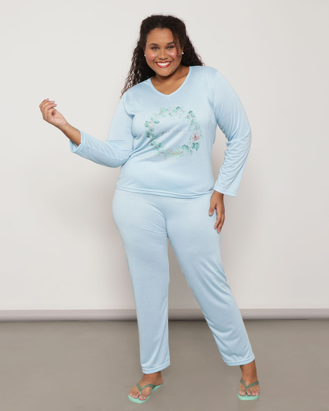 Pijama-Feminino-Plus-Size-Longo-Estampa-Floral-Azul