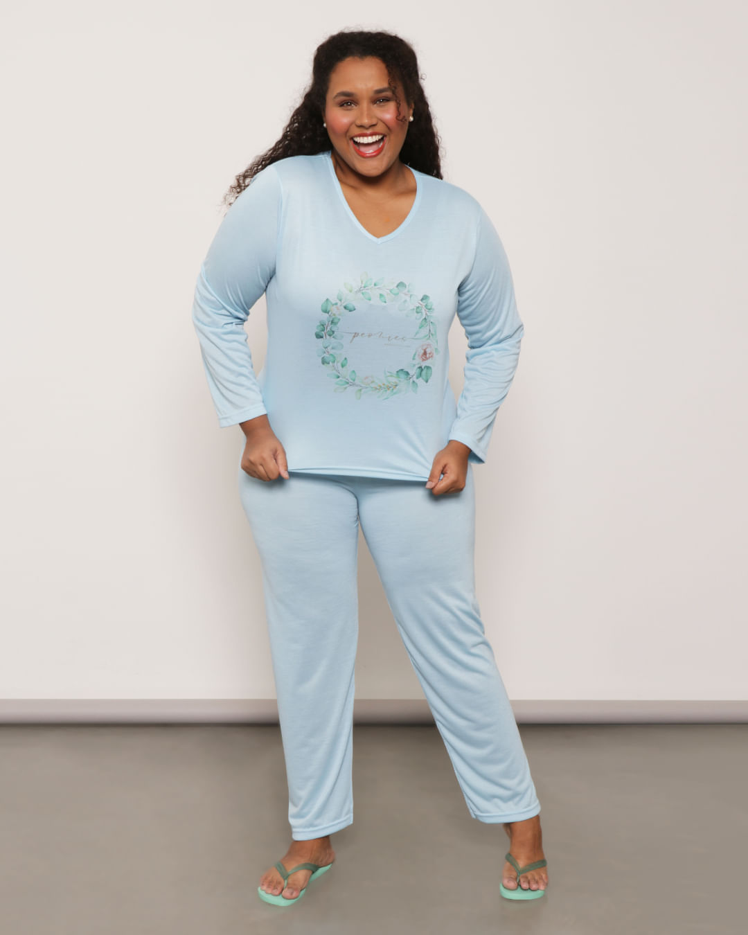 Pijama-Feminino-Plus-Size-Longo-Estampa-Floral-Azul