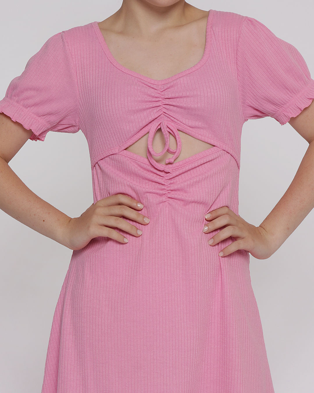 Vestido-Juvenil-Evase-Canelado-Detalhe-Vazado-Rosa