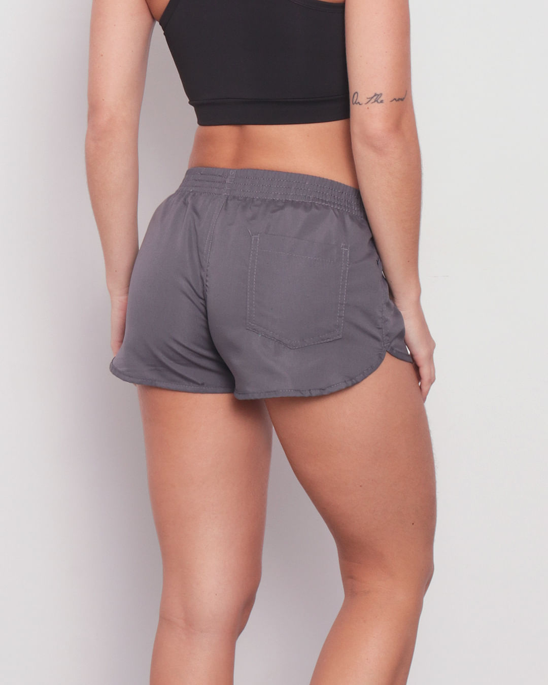 Short-Feminino-Fitness-Boxer-Com-Bolso-Cinza