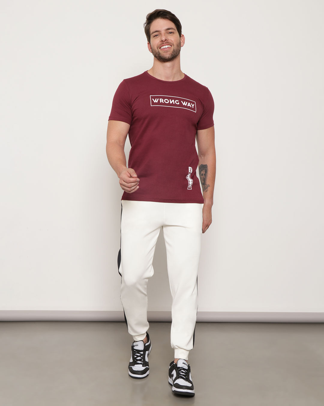 Calca-Masculina-Helanca-Jogger-Com-Recorte-Off-White