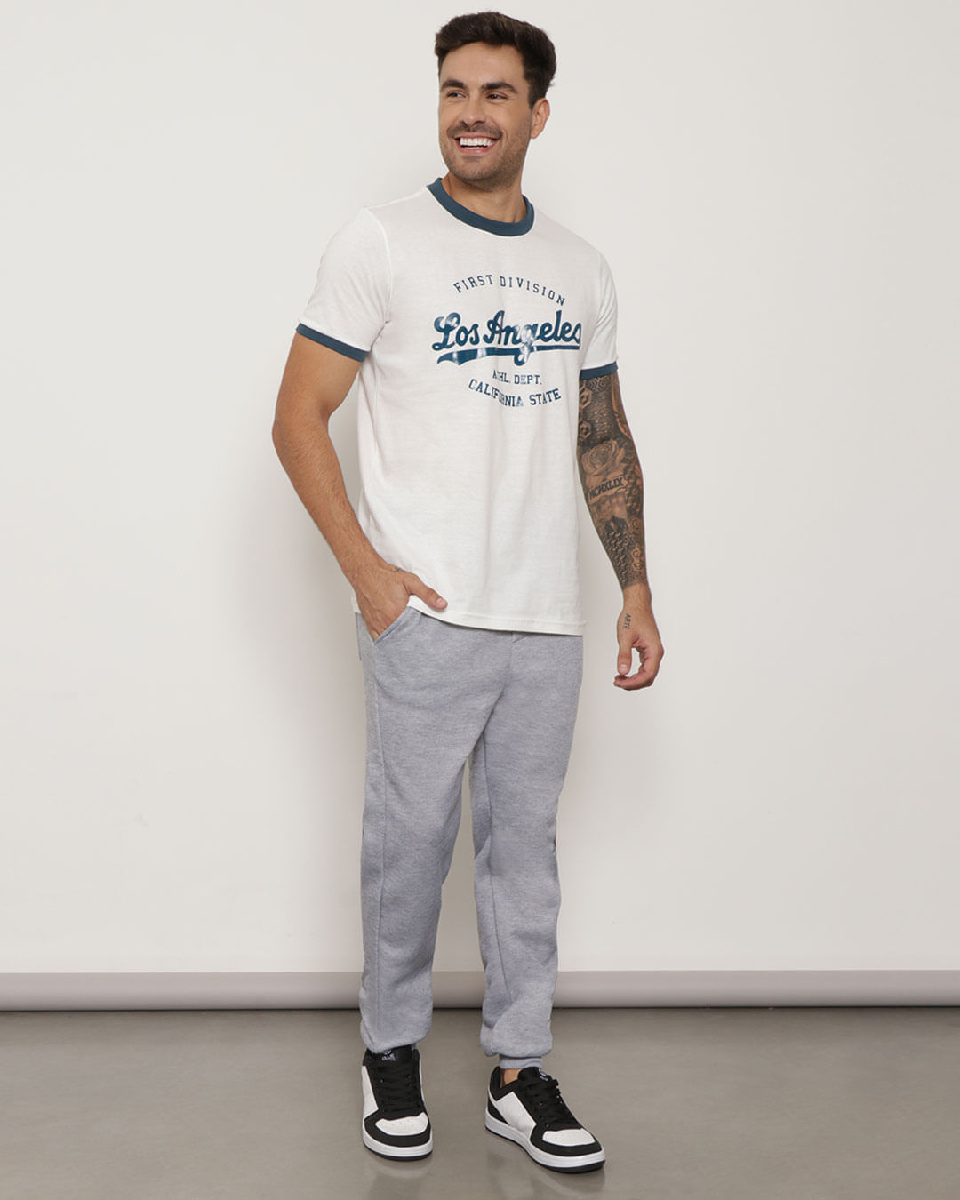 Calca-Moletom-Masculina-Jogger-Estampa-Na-Barra-Cinza