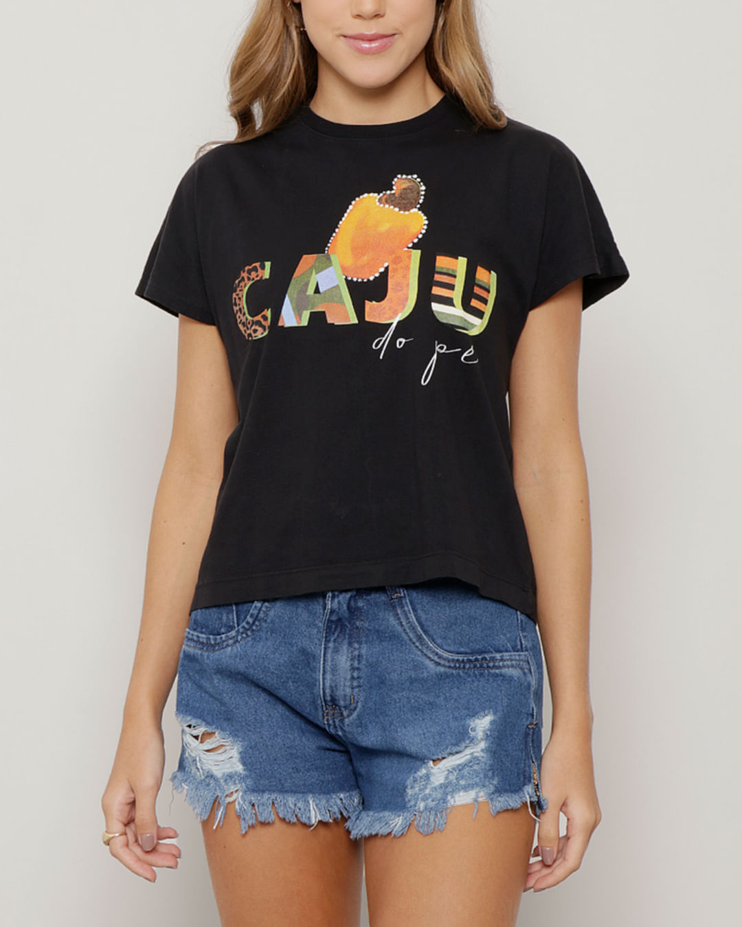 Camiseta-Feminina-Manga-Curta-Estampa-Caju-Preta