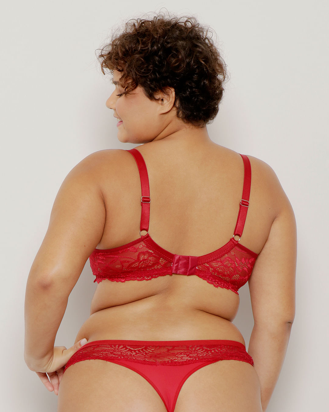 Sutia-Plus-Size-Feminino-Base-e-Renda-Vazada-Vermelho