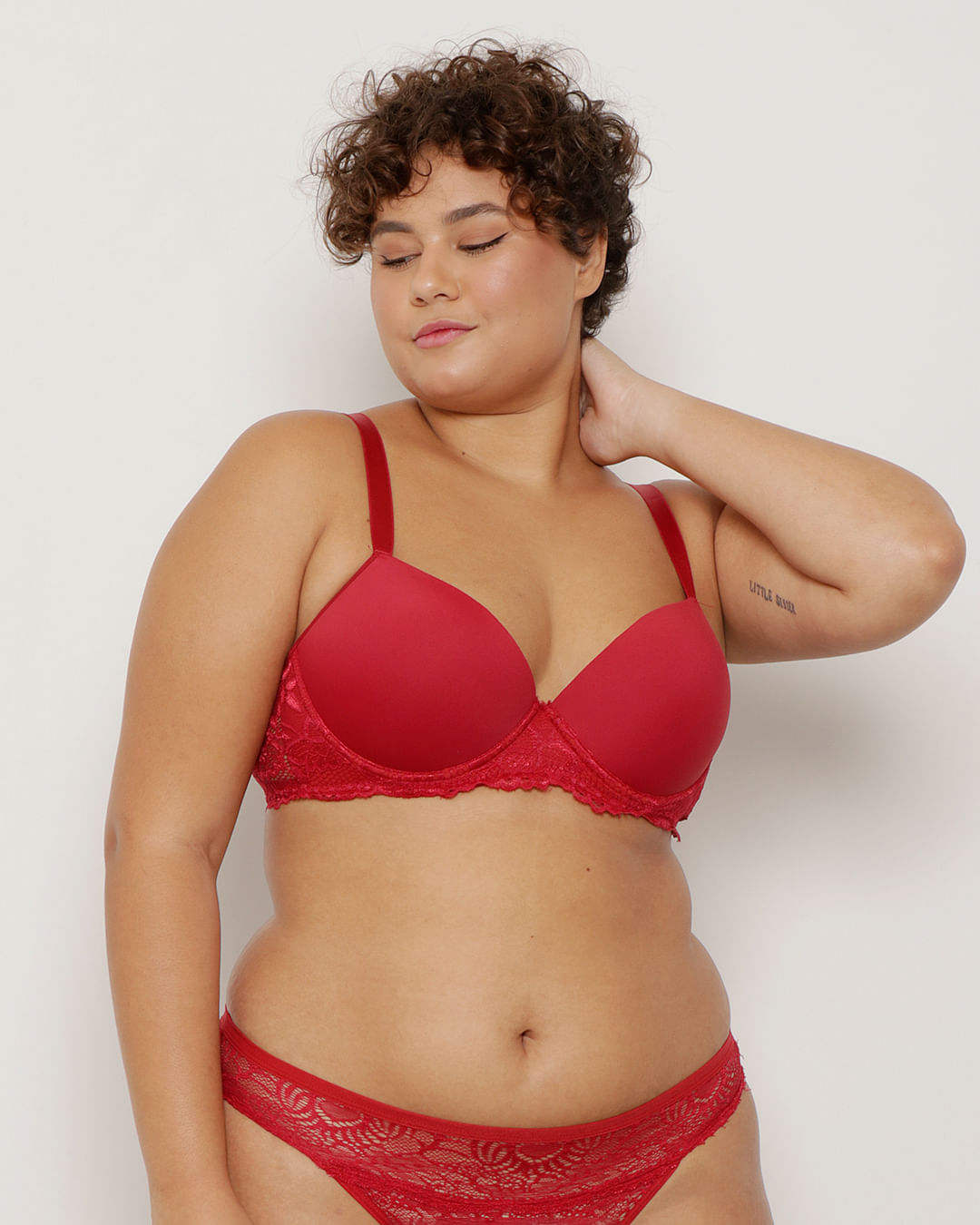 Sutia-Plus-Size-Feminino-Base-e-Renda-Vazada-Vermelho