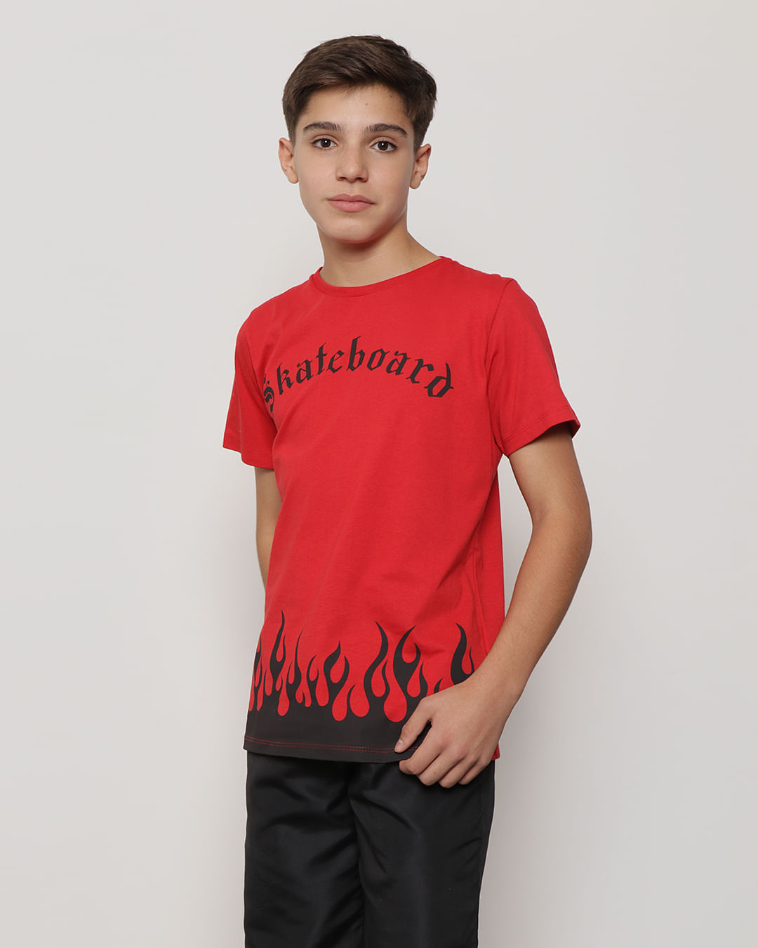 Camiseta-Juvenil-Manga-Curta-Estampa-Chamas-Vermelha