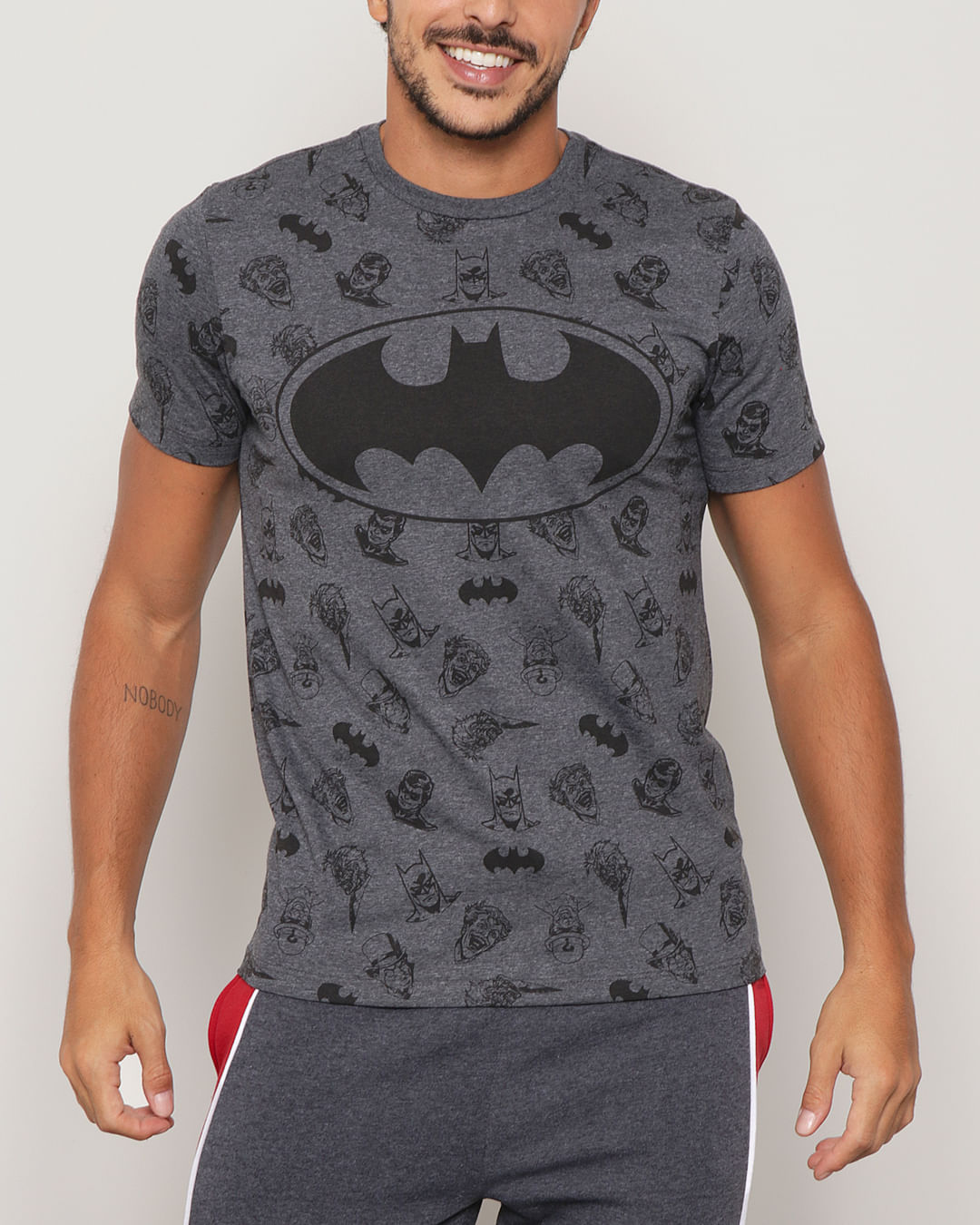 Camiseta-Masculina-Manga-Curta-Batman-Cinza-Mescla